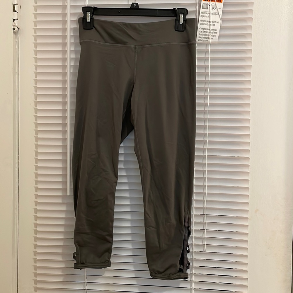 joy lab grey cropped leggings!
